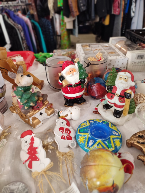 Weihnachtsschmuck, Weihnachtskrippe, Weihnachskerzen, Adventskalender, Weihnachtskugel, Christbaumständer, 