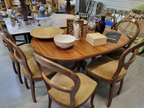Sessel, Tisch, Holzsessel, Holztisch, Schüssel, 
