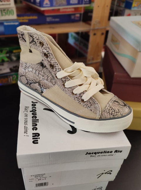 Sneaker